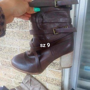 Low Bootie Brown Sz 9 NEW